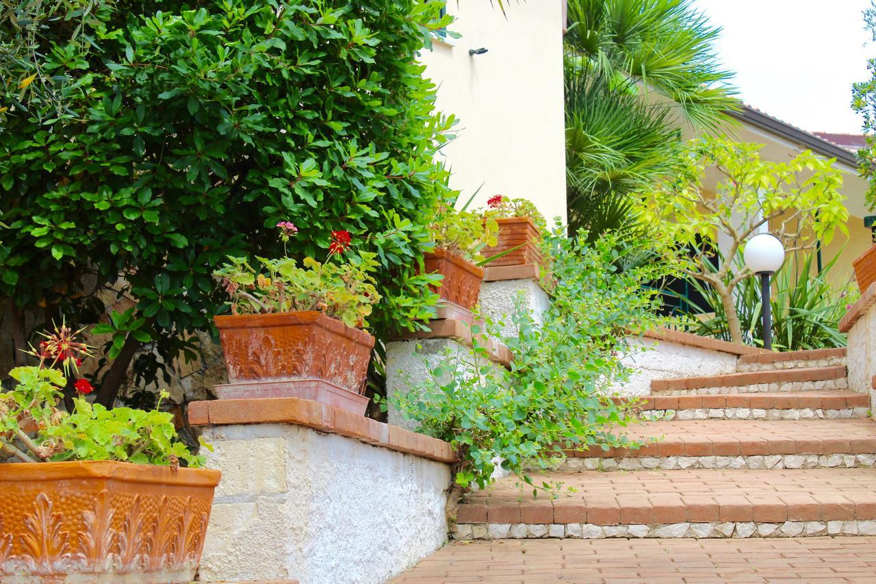 Villaggio Turistico Defensola Vieste Exterior photo